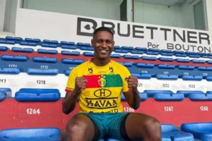 Brusque reforça elenco com a chegada de Jhonny Lucas