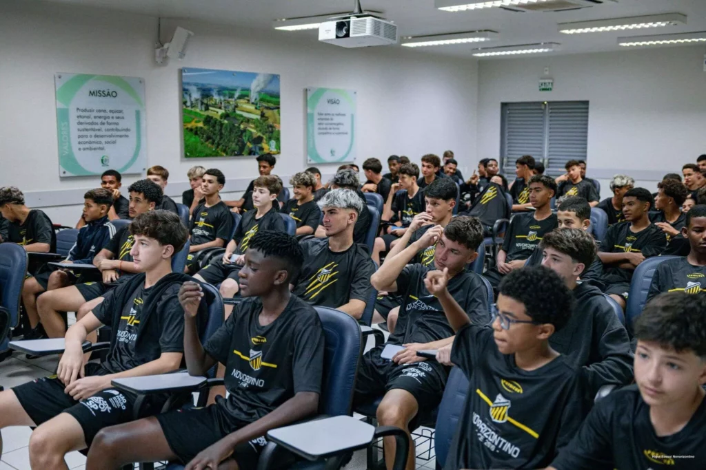 Base do Novorizontino participa de palestra sobre Educação Ambiental e visita meliponário 6 meio.ambiente 101 scaled 1