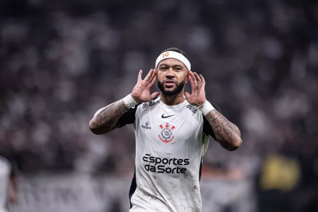Memphis Depay celebra um ano de Corinthians: 'Ainda estamos longe de terminar'