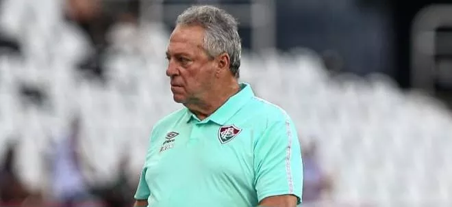 Abel Braga durante partida do Fluminense (Foto: Lucas Merçon-FFC)