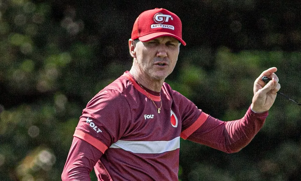 Paulo Turra minimiza empate Vila Nova