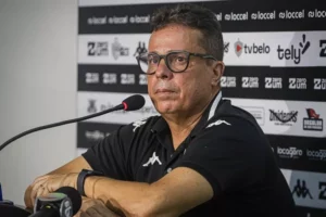 Evaristo Piza confirma sondagem do Campinense para 2026