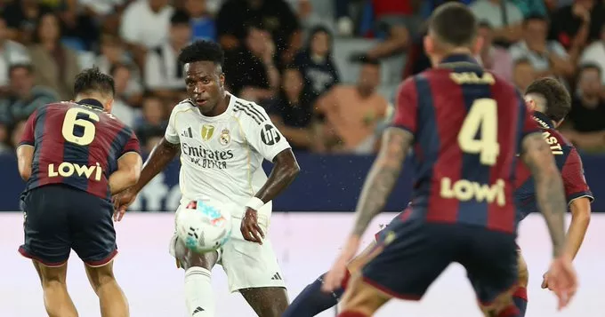 Jornais espanhóis exaltam Vini Jr. após golaço em vitória do Real Madrid: ‘Voando’