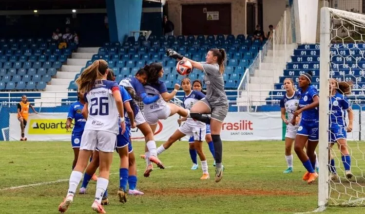 TAÇA PAULISTANA FEMININO:  São José vence Centro Olímpico e mantém 100%