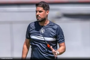 Remo demite técnico António Oliveira após derrota na Série B