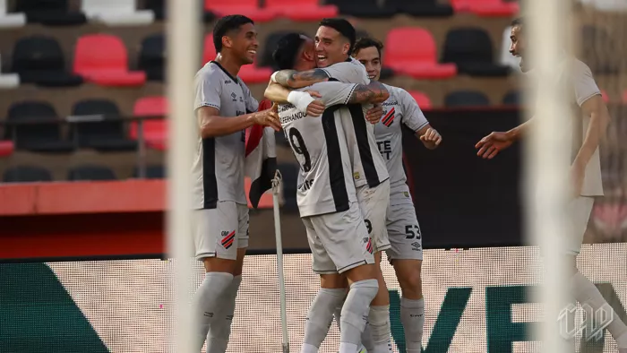 Seleção FI da 25ª rodada da Série B destaque para novo líder 3 yjmVcrmD Athletico PR