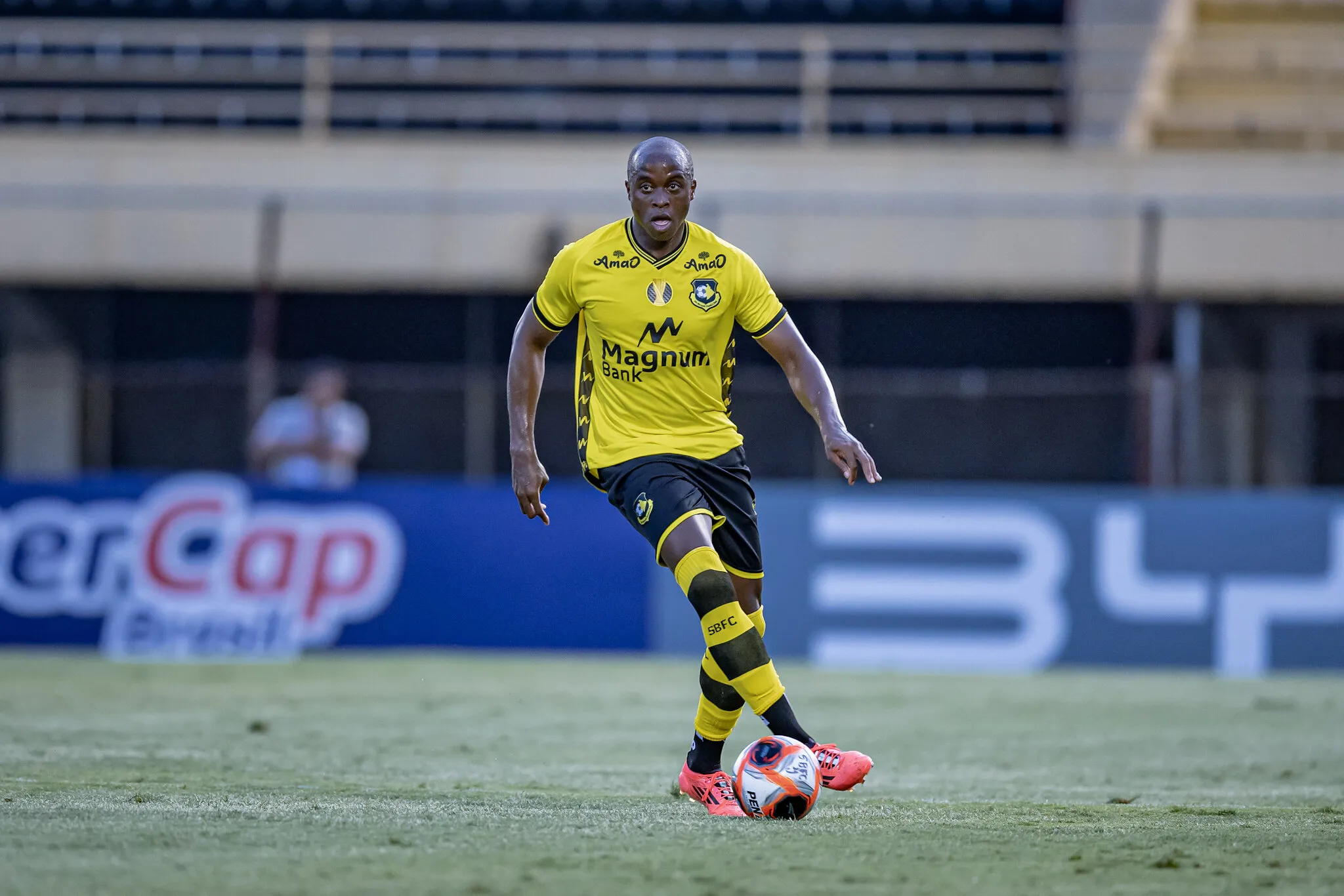 Zagueiro do São Bernardo FC comemora acesso na Série C 4 54283789377 70db1ec907 k