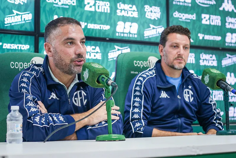 Guarani encaminha renovação com executivo Farnei Coelho