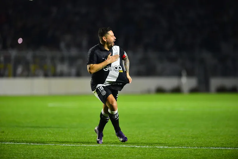 Elvis - Foto: Marcos Ribolli