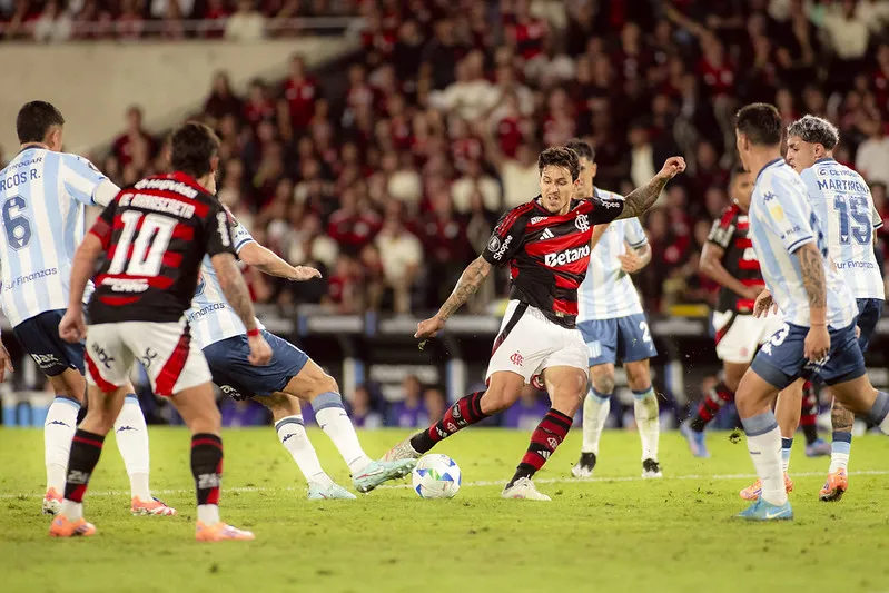 Flamengo 1 x 0 Racing – Veja os melhores momentos !
