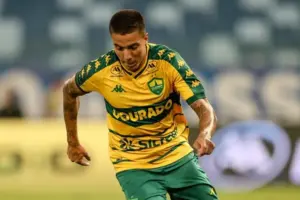 Atacante do Cuiabá lamenta empate com o Botafogo: 