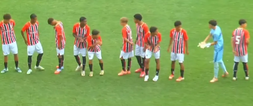 PAULISTA SUB-14: São Paulo vence o Corinthians fora de casa e larga na frente na semifinal