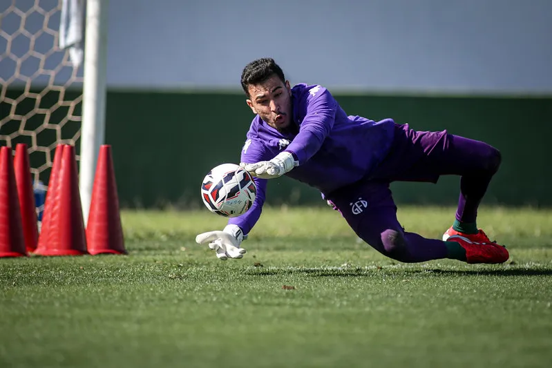 Guarani não renova com goleiro e baixas aumentam para 2026