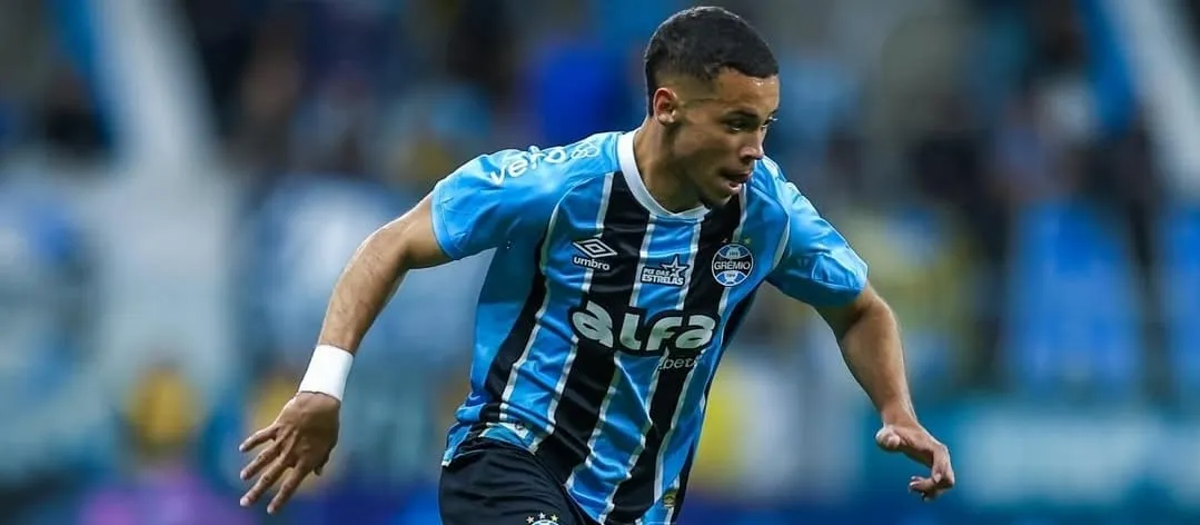 Alysson em ação (Foto: Lucas Uebel-Grêmio FBPA)
