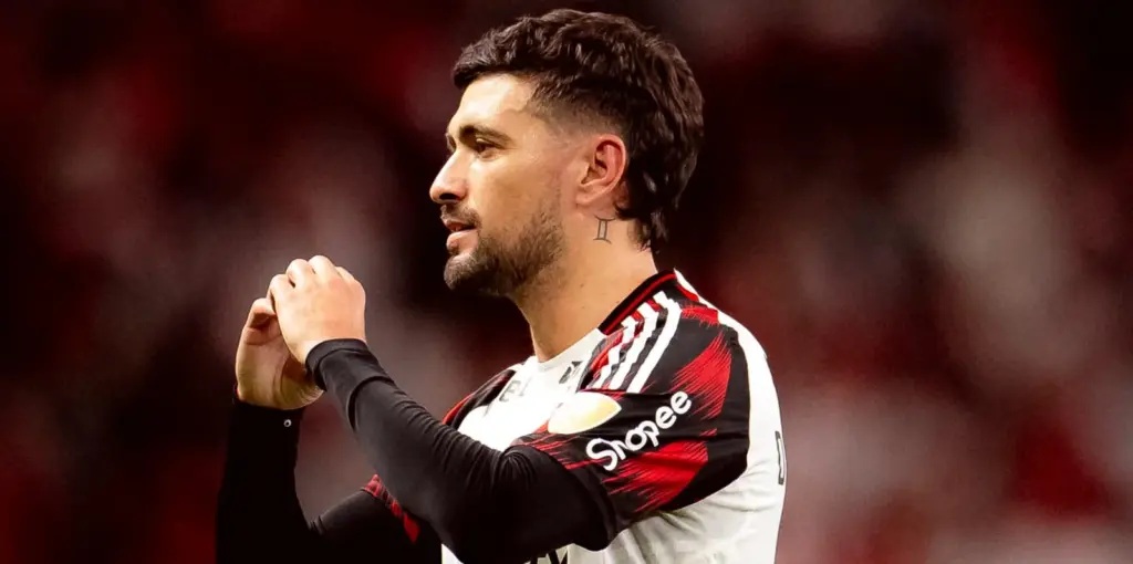 Flamengo acerta a renovação de contrato de Arrascaeta até 2028
