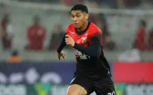 Athletico-PR 2 x 0 Amazonas - Julimar brilha e Furacão encosta no G4