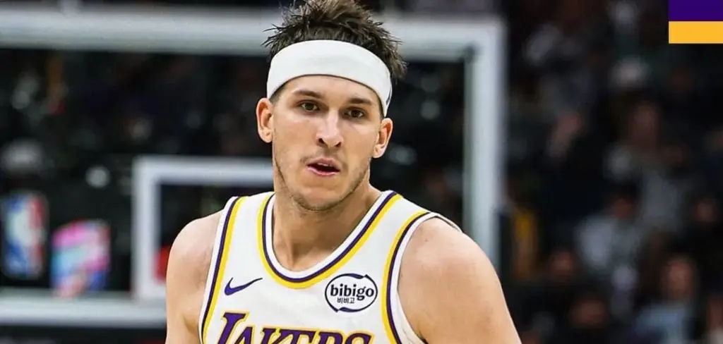 Lakers superam desfalques com show de Reaves; Splitter perde a primeira