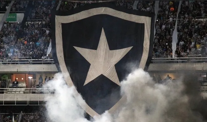 Botafogo mira reforços com salários baixos para 2026