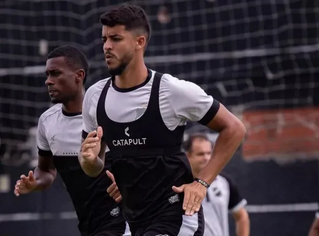 ABC encerra contratos de zagueiro e meia