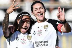 LIBERTADORES FEMININA: Corinthians confirma favoritismo e enfrenta Ferroviária em semifinal brasileira