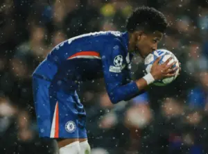 Estêvão marca no 'show' do Chelsea; Liverpool goleia e Bayern mantém 100%