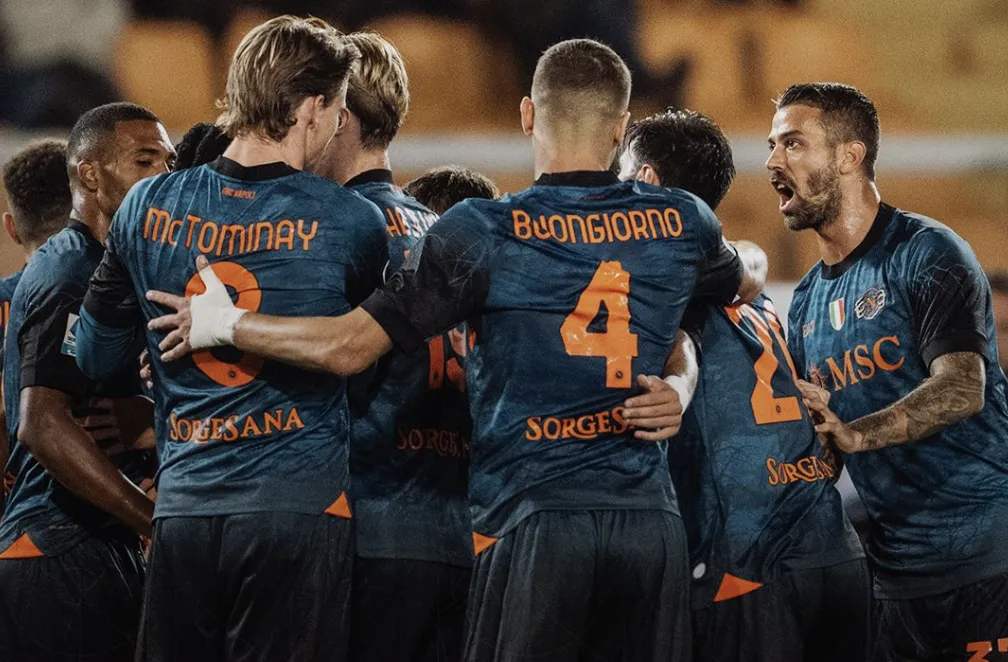 Goleiro defende pênalti, Napoli supera Lecce e mantém topo do Italiano; Milan tropeça