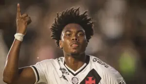 Vasco 4 x 3 Vitória - Jogo maluco e vitória cruzmaltina