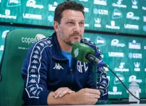 Série C: Guarani negocia renovação de contrato com Elano