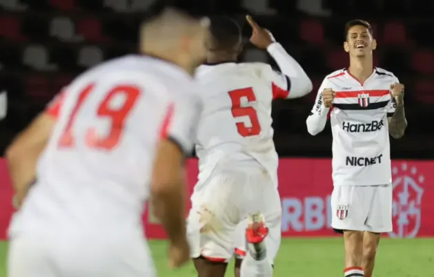 Série B: Botafogo-SP confirma saída de executivo de futebol 2 Wesley Dias decretou o empate no final do jogo (Foto: Asscom Botafogo)