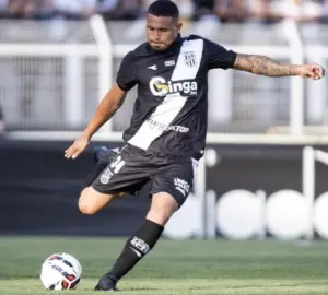 Zagueiro da Ponte Preta faz postagem em tom de despedida