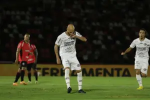 Série B: Carlão celebra momento na Ferroviária e projeta artilharia
