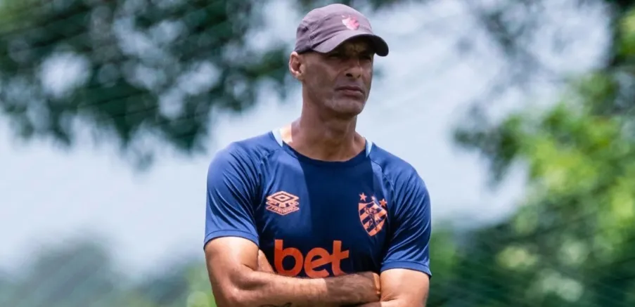 Sport aposta no auxiliar César Lucena, invicto desde 2022