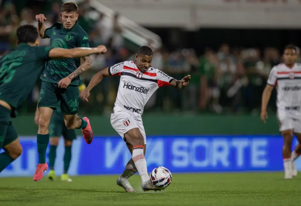 Chapecoense e Botafogo SP empatam na Serie B 1