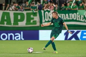 SÉRIE B: Chapecoense mira G4 e Athletico tenta esquentar briga por acesso