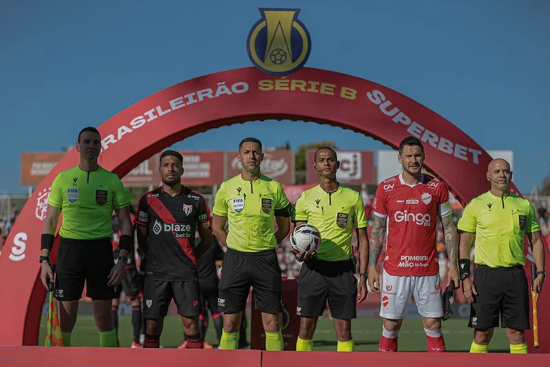 SÉRIE B: Clássico goiano e briga contra o rebaixamento agitam o sábado