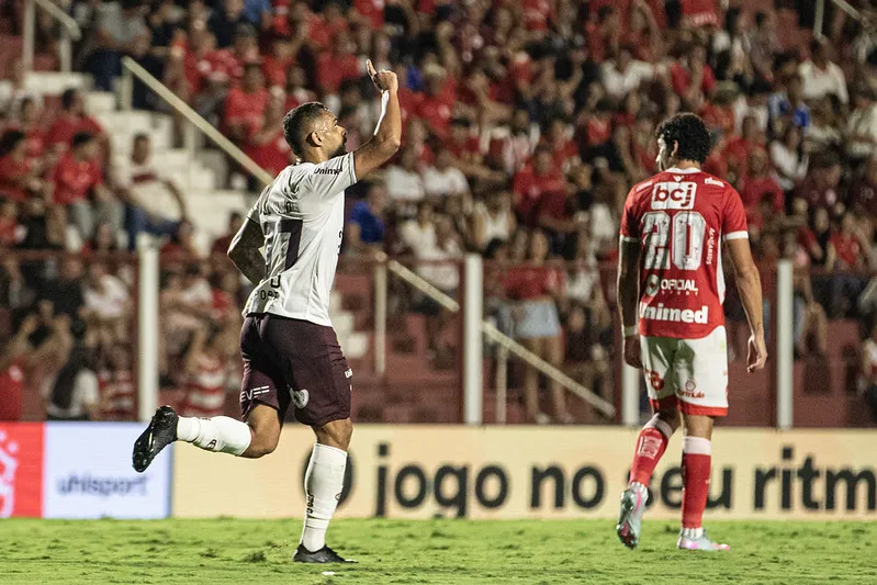 Seleção FI da 34ª rodada da Série B chega no 4-3-3 e dominada por times do G4 4 Confira a selecao FI da 34a rodada da Serie B 3