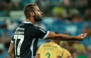 Seleção FI da 34ª rodada da Série B chega no 4-3-3 e dominada por times do G4