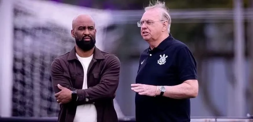 Fabinho Soldado e Osmae Stabile durante treino do Corinthians (Foto: Rodrigo Coca-SCCP)
