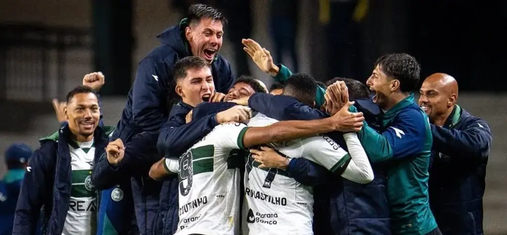 Jogadores do Coritiba reunidos (Foto: JP Pacheco-CFC)