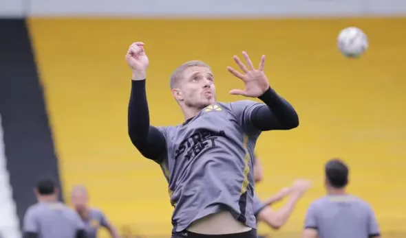 Série B: Criciúma terá Léo Naldi contra o Goiás