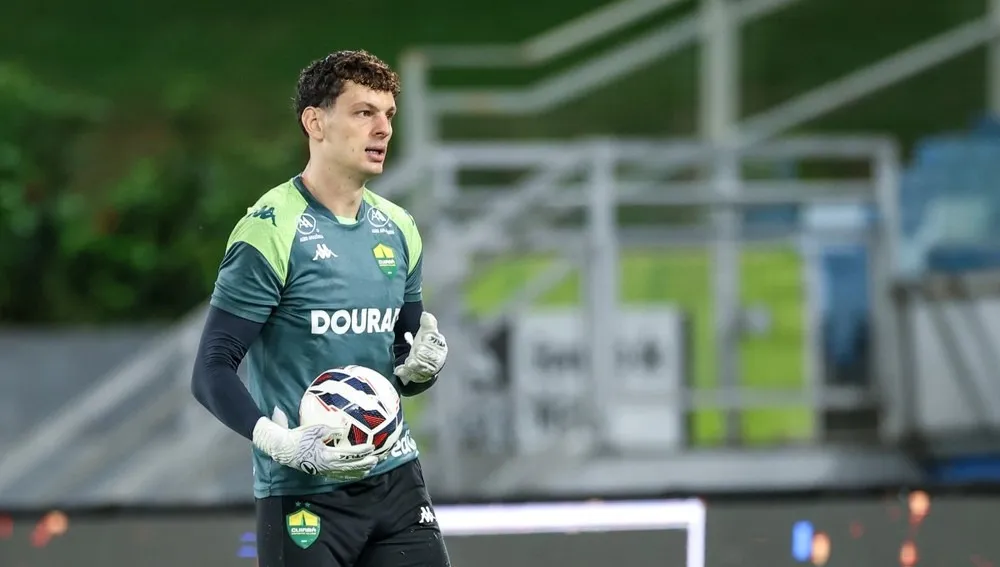 Goleiro do Cuiabá solicita rescisão de contrato em ação trabalhista