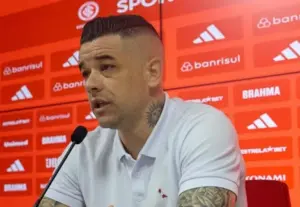 D'Alessandro, emocionado, desabafa com a torcida do Internacional após empate: 