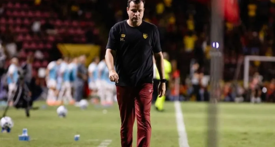 Sport: Daniel Paulista deixa futuro indefinido após derrota