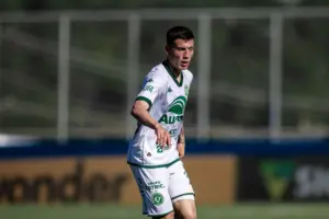 Jovem da Chapecoense vive noite histórica na vitória contra o Amazonas
