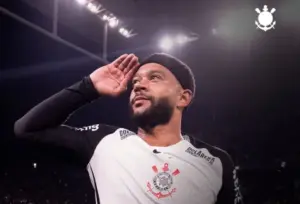 Depay é convocado pela Holanda e deve voltar ao Corinthians contra Mirassol