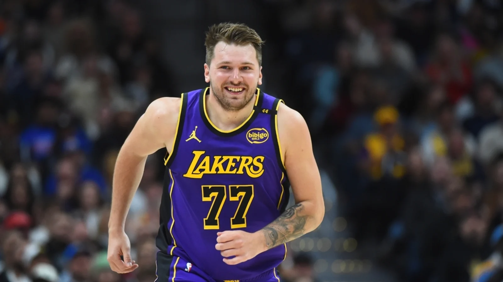 LeBron é ausência em estreia da NBA pela 1ª vez em 23 anos e Warriors ofuscam brilho de Doncic