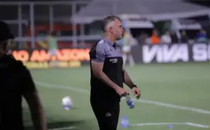 Eduardo Baptista lamenta má fase do Criciúma na Série B