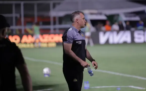 Eduardo Baptista lamenta ma fase do Criciuma na Serie B