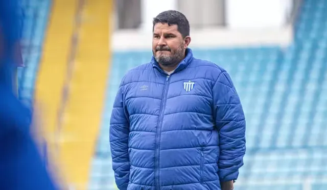 Eduardo Barroca move acao contra o Avai apos rescisao