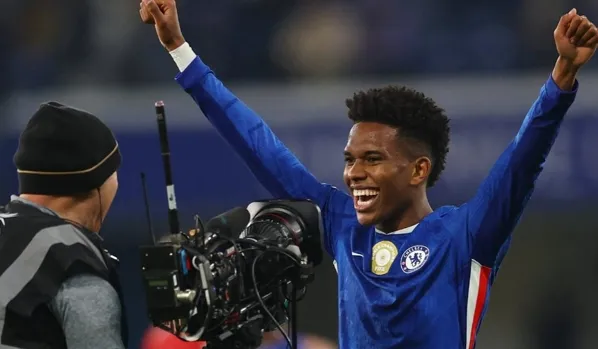 Jovem Estêvão brilha e mostra maturidade em adaptação no Chelsea
